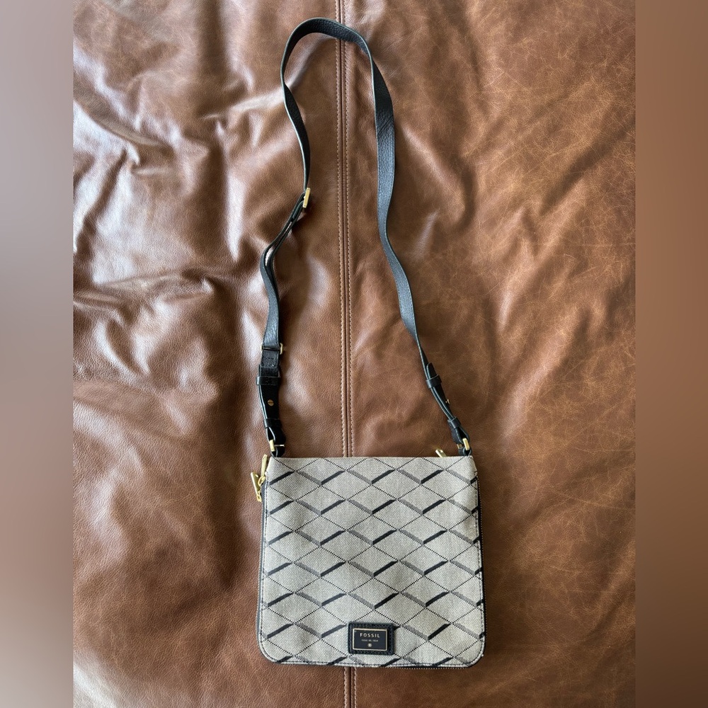 Fossil Crossbody with Jacquard fabric print